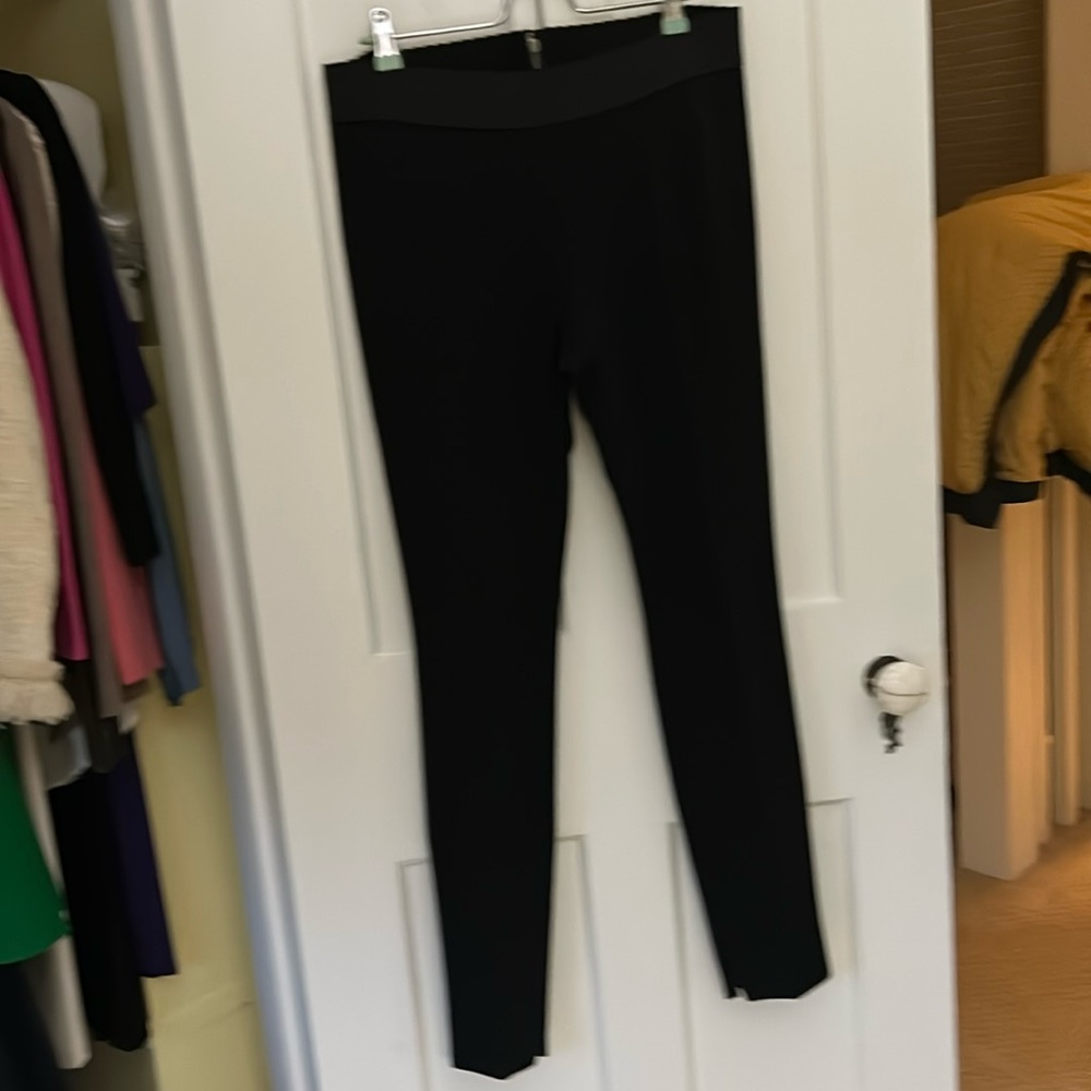Comfortable & beautiful Dolce & Gabbana black slacks!